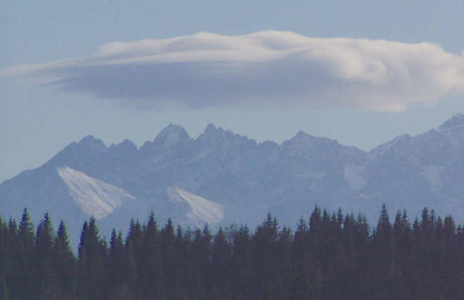 Tatry Wysokie (widok spod schroniska PTTK 